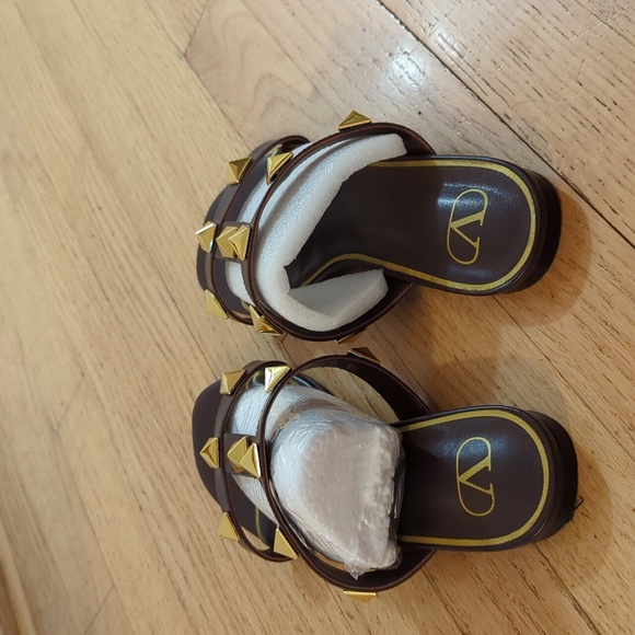 Brown stud sandals size US8 EU 40 - Picture 3 of 9